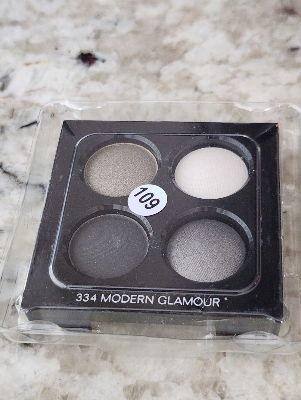CHANEL 334 Modern Glamour Eyeshadow Quad - Cream & Three Greys